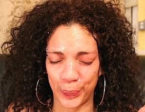 latinathroats_videos_leslie